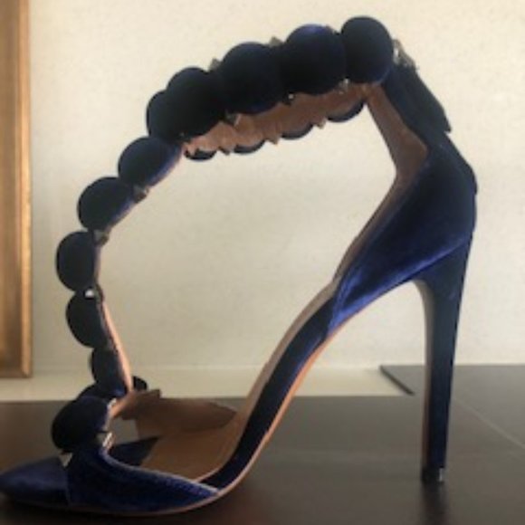 Alaia Bombe Velvet Heels - Picture 3 of 4